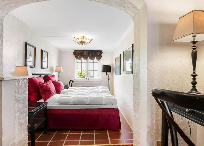 5 Bedroom Lovely In