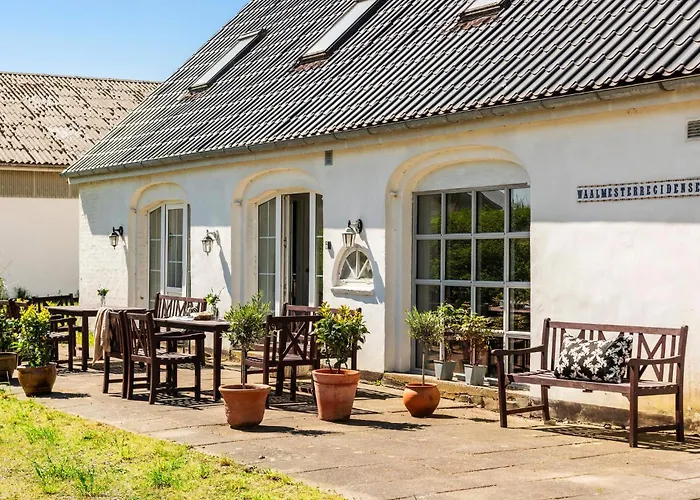 5 Bedroom Lovely In Apartmán *